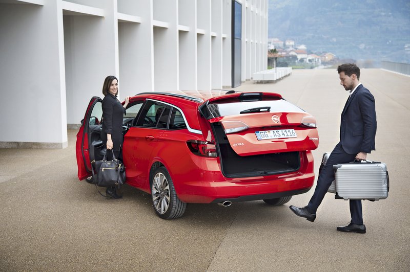 Novo v Sloveniji: Opel Astra Sports Tourer (foto: GM)