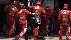 Formula 1: Španija 2016: Najstniški rekord v formuli 1, Mercedesa pa z dolgima nosovoma