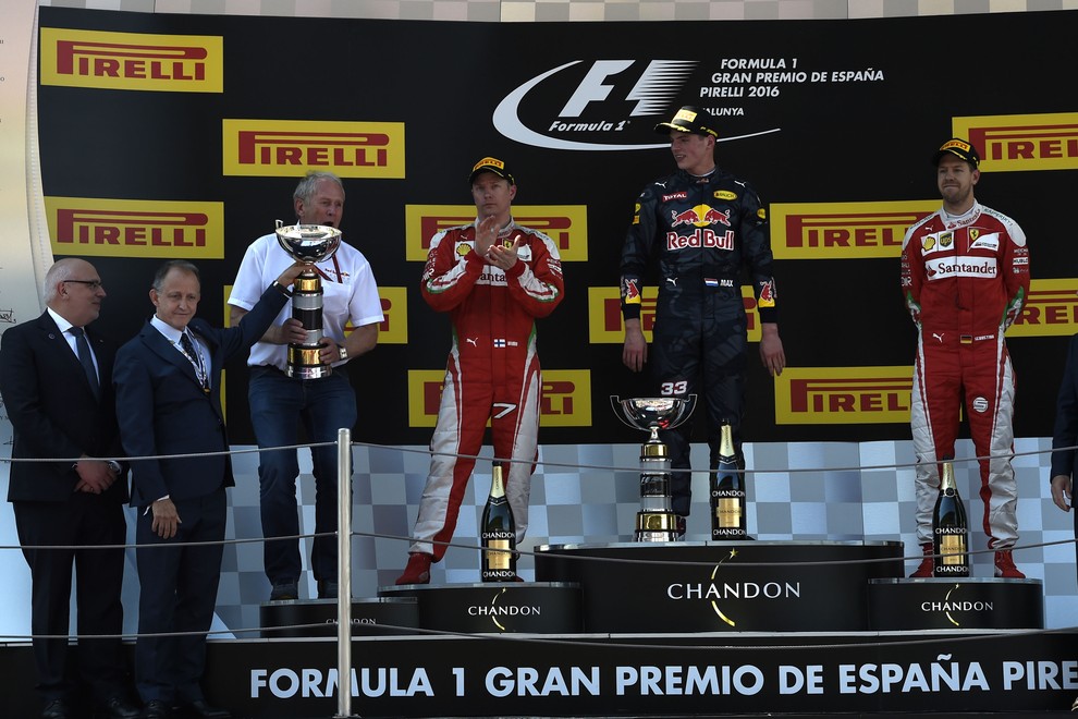 Formula 1: Španija 2016: Najstniški rekord v formuli 1, Mercedesa pa z dolgima nosovoma