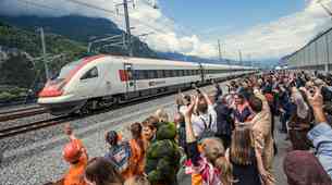 Odprt predor pod Gotthardom, najdaljši železniški predor na svetu