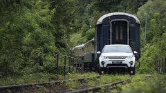 Land Rover Dicsovery Sport v vlogi železniške lokomotive