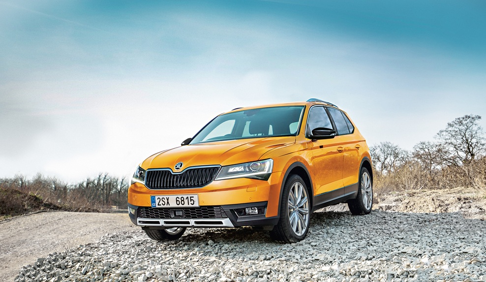 V novem Avto magazinu smo testirali Mercedes-Benz E 220 d, Seat Leon Cupro 290, DS3, Kio Ceed Sportswagon. Peugeota 208 in 308 SW, BMW X3, Ford S-Max in Renault Clio Grandtour. Vozili smo razburljivi Porsche 911 GT3 RS ter Fordovega novinca Edge. Nikar ne prezrite vzporednega testa enduro motociklov, preberite pa si tudi intervju s Timom Gajserjem. Dirkali smo tudi s pokalnim Renaultom Twingom.