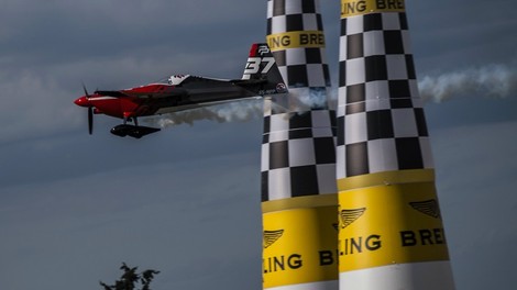 Red Bull Air Race Ascot: Peter Podlunšek se domov vrača z desetim mestom in osvojeno točko!