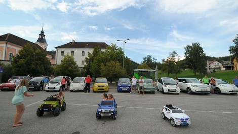 Zero Tour 2016: karavana električnih avtomobilov v Ivančni Gorici