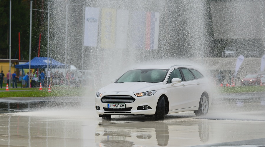 AVCP sprejema prijave za inštruktorje varne vožnje. Plačati bo treba vsaj 640 evrov. (foto: Ford)