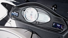 Aktualno: vožnaj maksi skuterja z izpitom za avto - Quadro 3 in Piaggio MP3 500