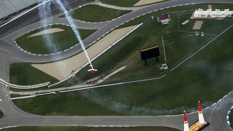 Red Bull Air Race Indianapolis: Peter Podlunšek se iz prestolnice dirkanja vrača z odličnim 11. mestom