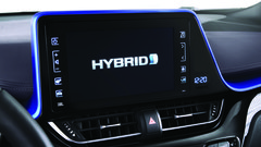 Toyota H-CR bo opremljena s sodobnim hibridnim pogonom