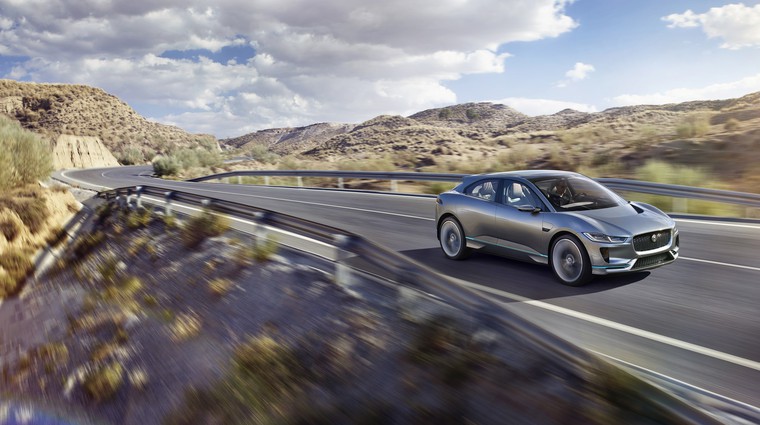 Jaguar virtualno predstavil električnega križanca (foto: Jaguar Land Rover)