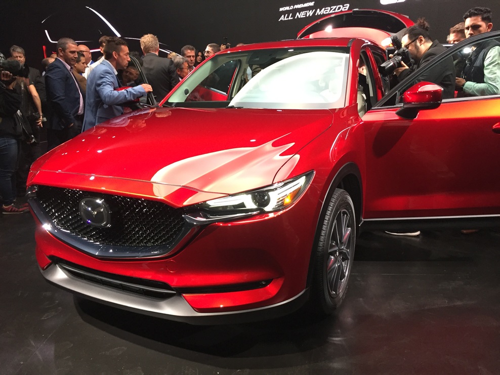 Mazda je predstavila novo generacijo športnega terenca Mazde CX-5.