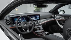Mercedes-Benz razred E v stilsko privlačni podobi kupeja