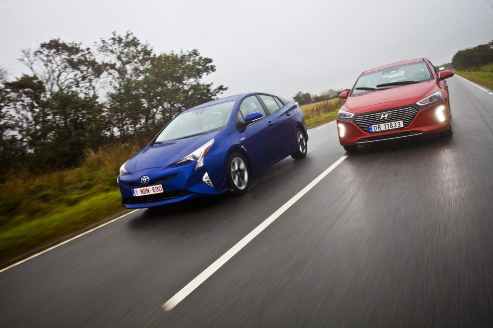 Nič več sam: Toyota Prius in Hyundai Ioniq Hybrid