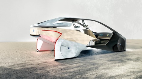 BMW-jeva digitalna skulptura na štirih kolesih