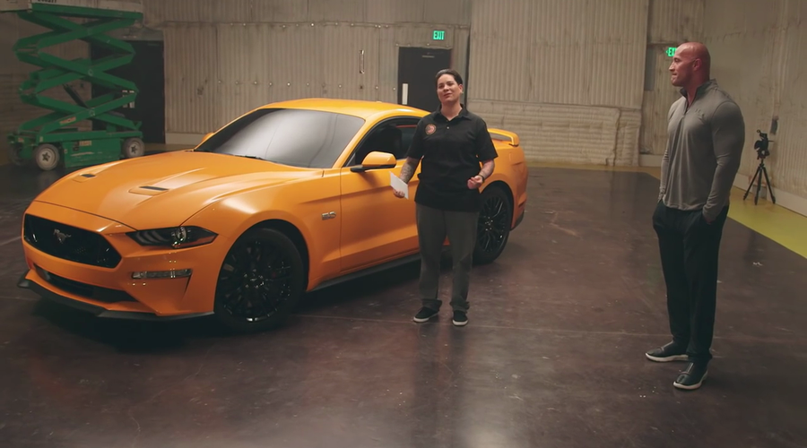 Novi Ford Mustang v vlogi fantastičnega darila (foto: Ford @ YouTube)