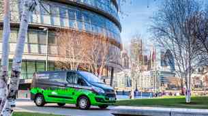 Priključno hibridni Ford Transit Custom bo poskusno vozil v Londonu