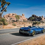 Pagani Huayra Roadster je prvi roadster, ki je lažji od kupeja z enakim imenom. 746 'konj' vas v sedež potisne s silo 1,8 G (foto: Pagani)
