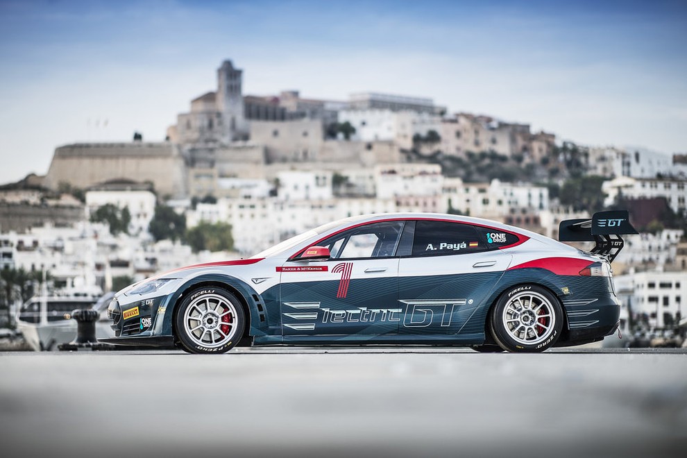 Video: To je EGT Tesla V2.0, električni dirkalnik za prvenstvo Electric GT