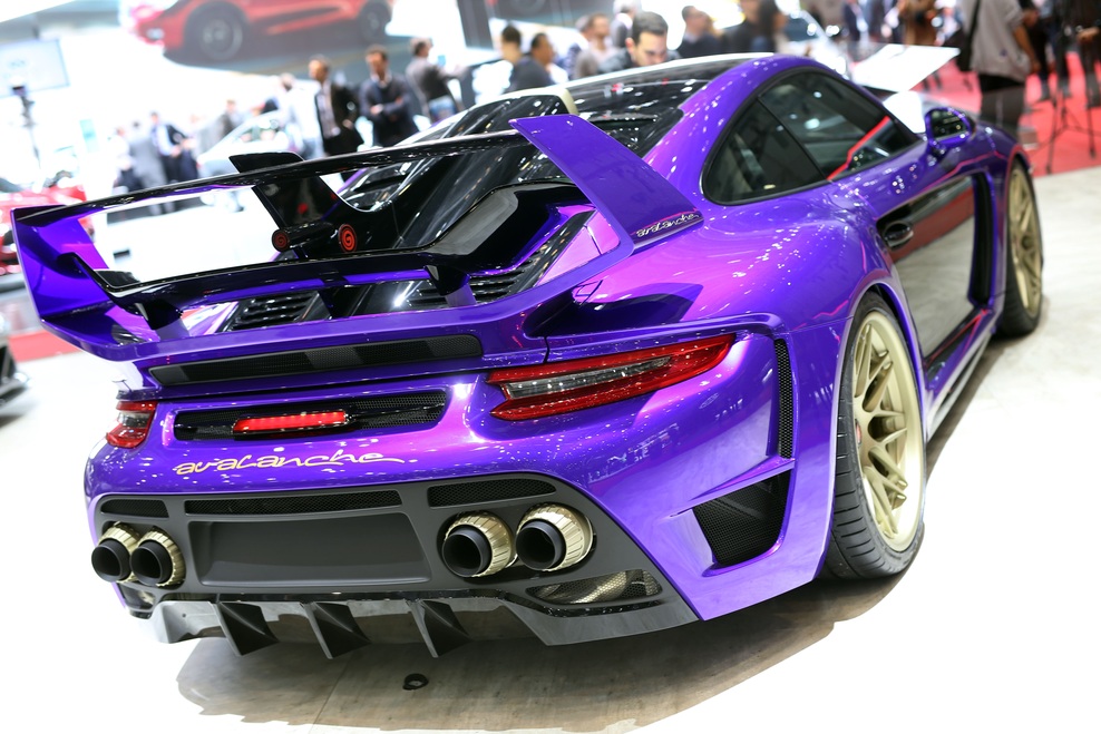 Gemballa Avalanche: Porsche 911 Turbo s karbonsko karoserijo in 3,8-litrskim bokserskim šestvaljnikom, ki so ga navili na fenomenalnih 820 'konjev' in 950 njutonmetrov.