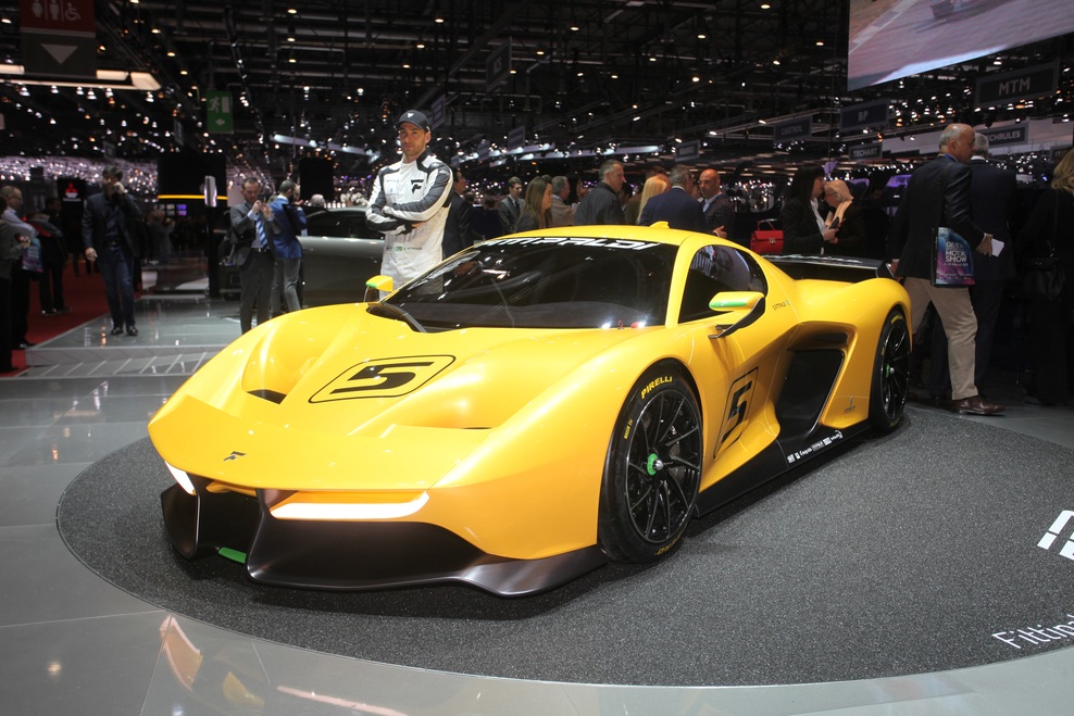 Za novega Paininfarino vsekakor velja reklo: "Hiter kot Fittipaldi". Kot pravijo pri Pininfarini je Fittipaldi EF7 Vision Gran Turismo by Pininfarina sanjski avtomobil dirkašnke legende Emersona Fittipaldija. Gre za dirkalni avtomobil za steze, navdušenci pa ga bodo lahko vozili tudi v dirkaški franšizi Gran Turismo za Sony Play Station.