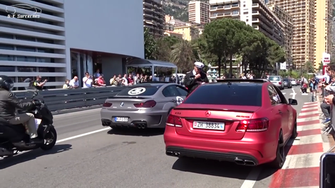 Bahanje z Mercedesom-Benz E63 AMG na cestah Monaka ustavil policist