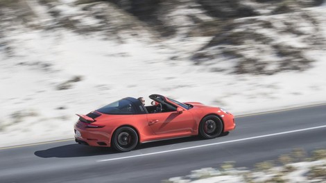 Večje je bolje: vozili smo Porsche 911 Carrera GTS