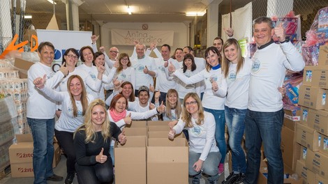 Člani kluba OMV Smile & Drive so Anini zvezdici darovali več kot 45 ton hrane