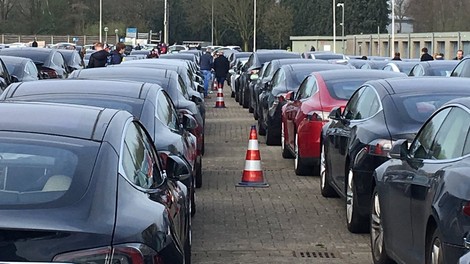 Novi električni rekord: na Nizozemskem je hkrati vozilo 746 električni vozil