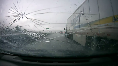 Masivna toča v Koloradu je iz perspektive voznika videti - in slišati - kot prometna grozljivka
