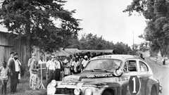 Prva zmaga: Volvo PV544 bratov Singh na reliju Safari leta 1965.