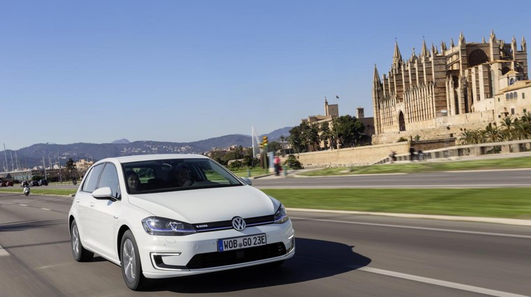 Vozili smo Volkswagen e-Golf: električni Golf, ki je lahko opremljen s toplotno črpalko (foto: Volkswagen)