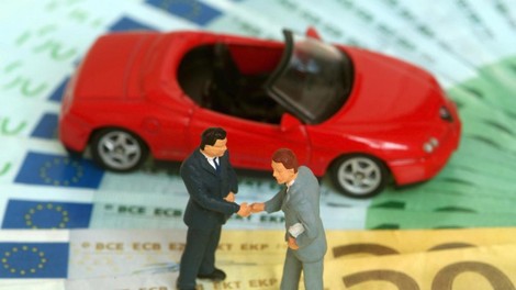 Nakup rabljenega avtomobila: kakšnih trikov se poslužujejo preprodajalci?