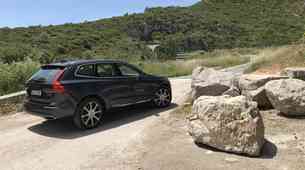 Vozili smo: Volvo XC60 zna sam zaviti mimo ovire med zaviranjem v sili