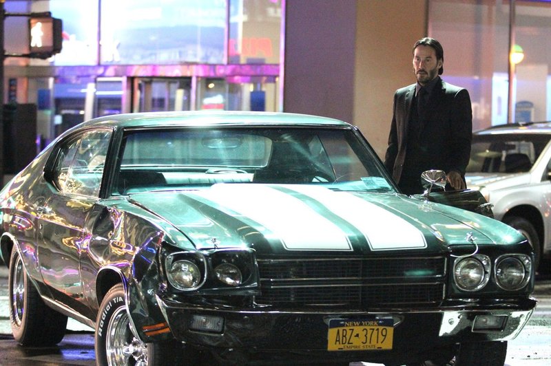 Keanu Reeves je v filmu John Wick 2 dokazal, da je najboljši voznik v šov biznisu (foto: Profimedia)