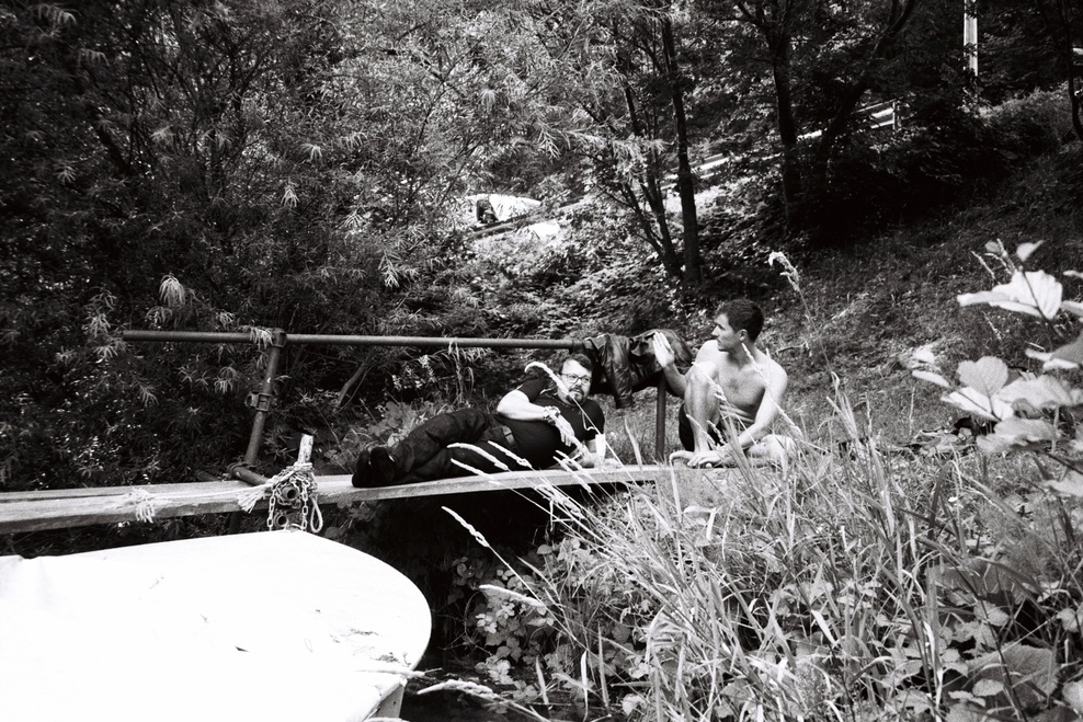 Retro test skozi lečo analognega fotoaparata
