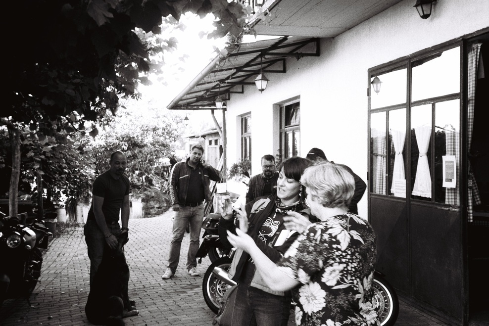 Retro test skozi lečo analognega fotoaparata