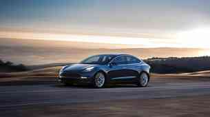 Tesla Model 3 tudi uradno na cesti