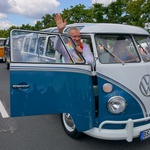 350 Volkswagnovih Transporterjev v konvoju (foto: VW)