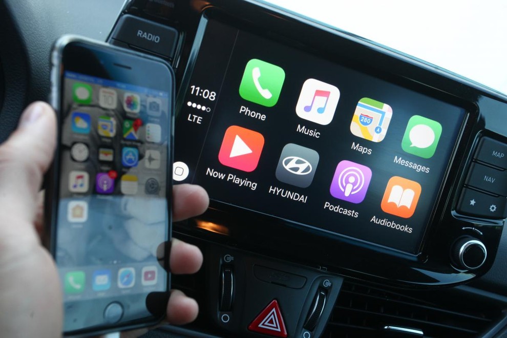 Podpora Apple CarPlayu. Hvalimo!