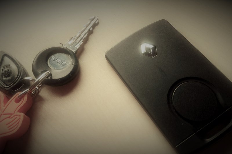 Tako preprosto je to: ADAC opozarja na možnost kraje avtomobilov z brezkontaktnim ključem (foto: Matevž Hribar)