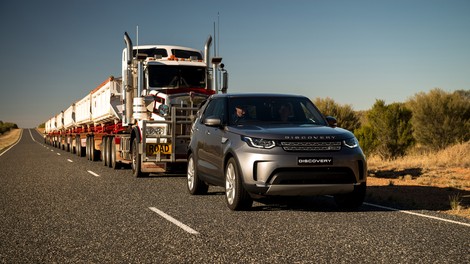 Land Rover Discovery v Avstraliji potegnil 110 ton težko kompozicijo (video)