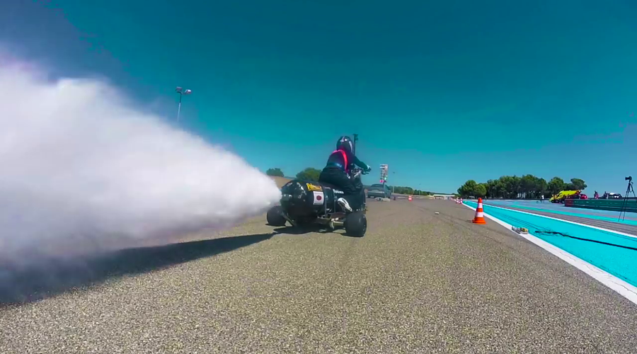 Bi tudi vi imeli trikolesnik na vodni pogon, ki lahko drvi do 260 km/h? (foto: Francois Gissy)