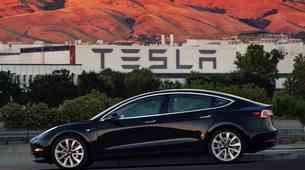 Tesla s težavami pri izdelavi Modela 3