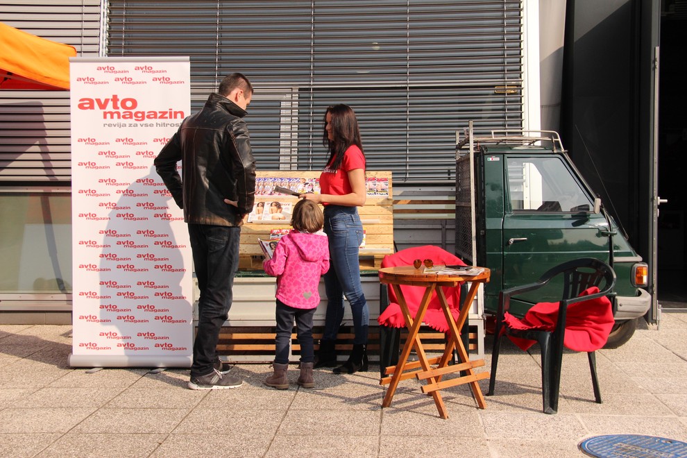 Foto galerija: motoristi, Playboyeva zajčica, Rossijev dvojnik in predsednik zasedli industrijsko cono v Trzinu