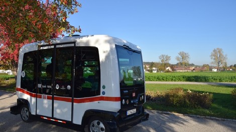 V Nemčiji na ceste zapeljal prvi avtonomni avtobus