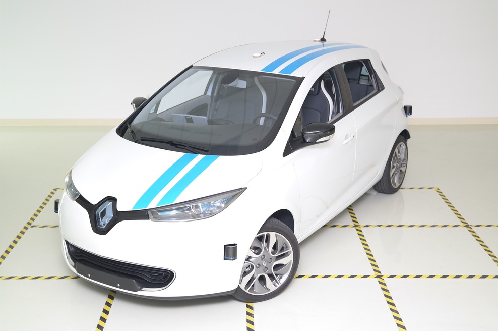 Renault je preskusil sistem za samostojno izogibanje oviram (foto: Renault)