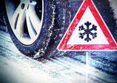 Od danes naprej je obvezna zimska oprema. To sporočajo z AVP in policije