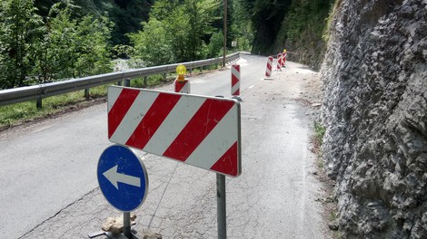 Prošnja državljana - motorista uslišana: označba nevarnega odseka na cesti Col - Godovič