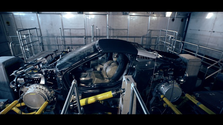BMW je ravnokar predstavil brezstrešnega hibrida: to je i8 Roadster (video) (foto: BMW)