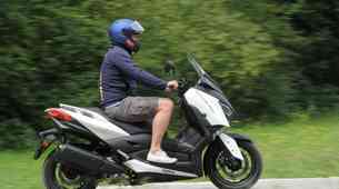 Test: Yamaha X-max 300 - bogato opremljen mestni bojevnik