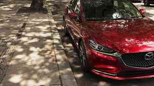 Mazda v Los Angeles s prenovljenim modelom Mazda 6 in motorji Skyactiv-G